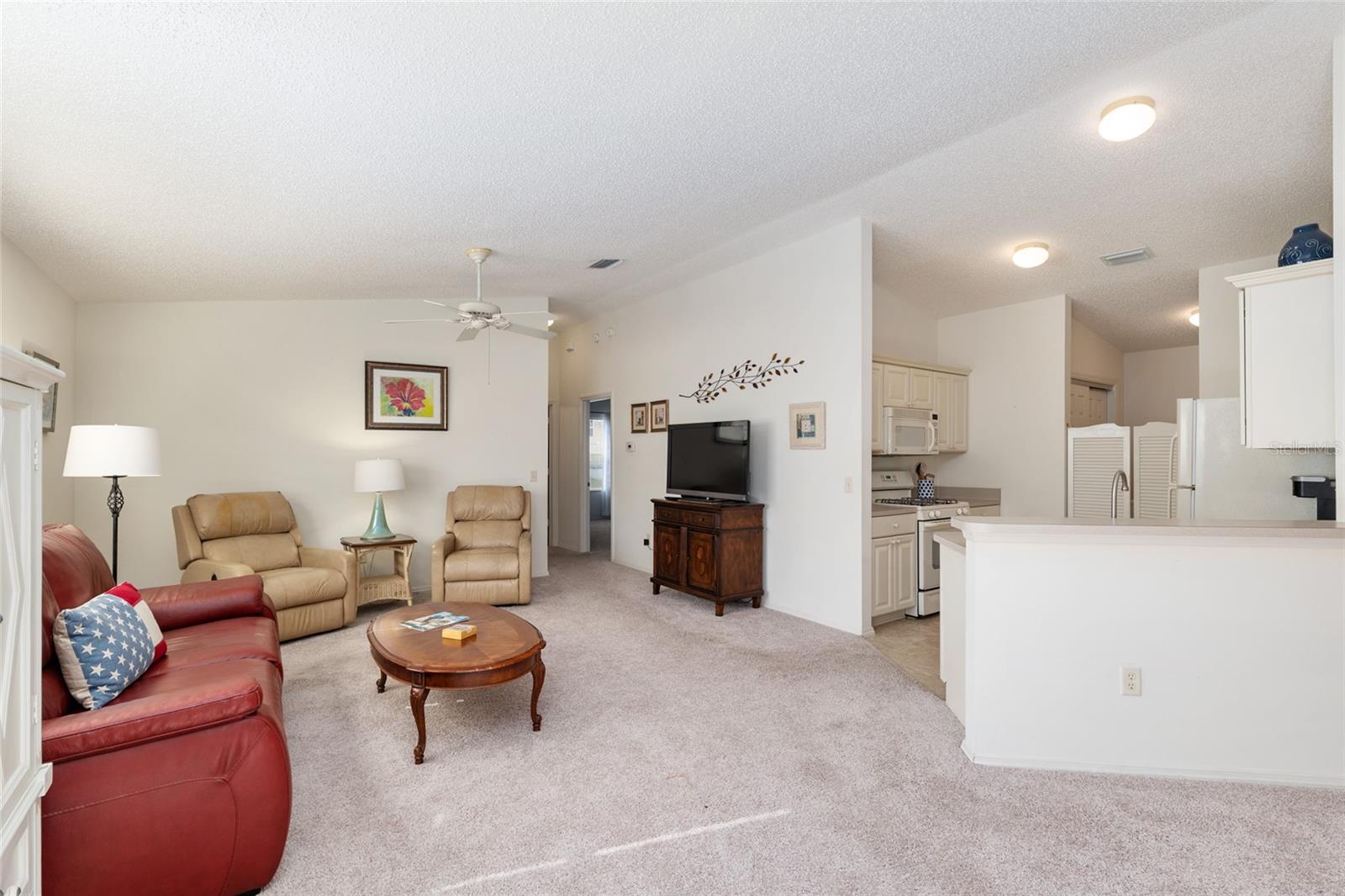 Image 10 of 37 For 992 Pinewood Place