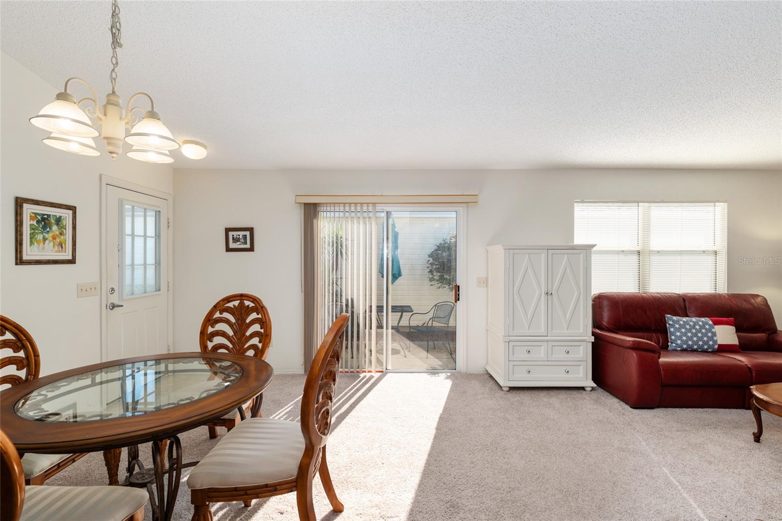 Image 16 of 37 For 992 Pinewood Place