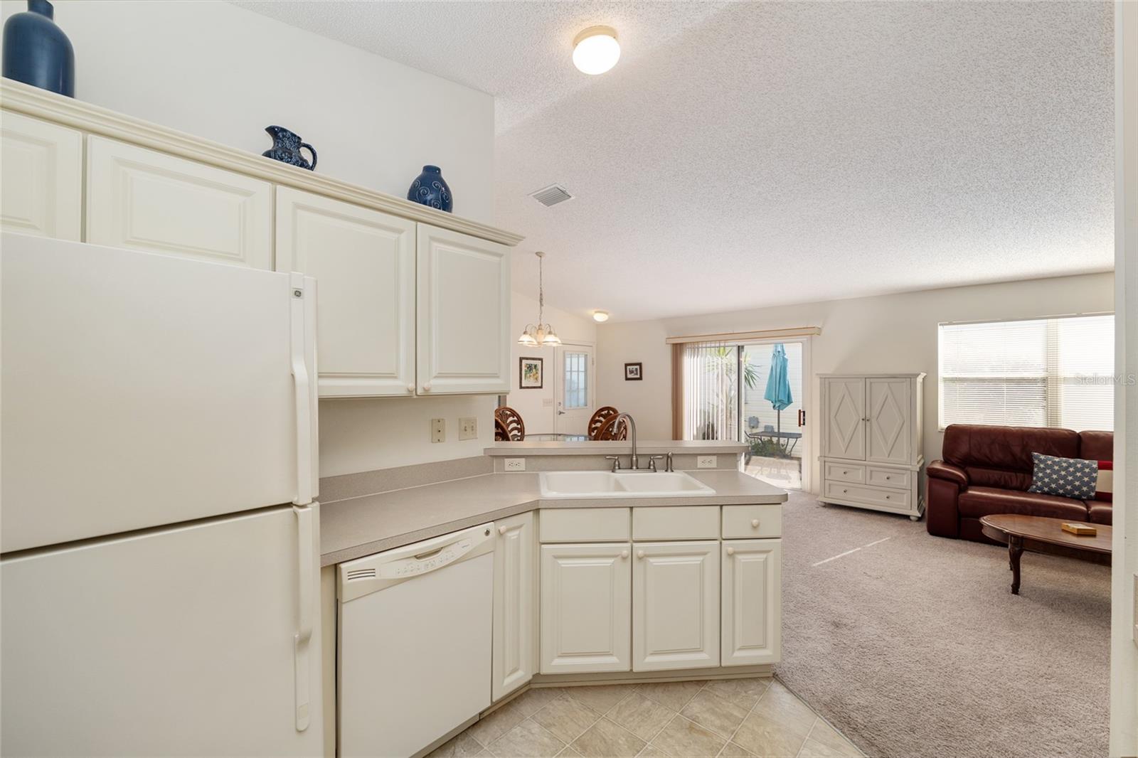 Image 19 of 37 For 992 Pinewood Place