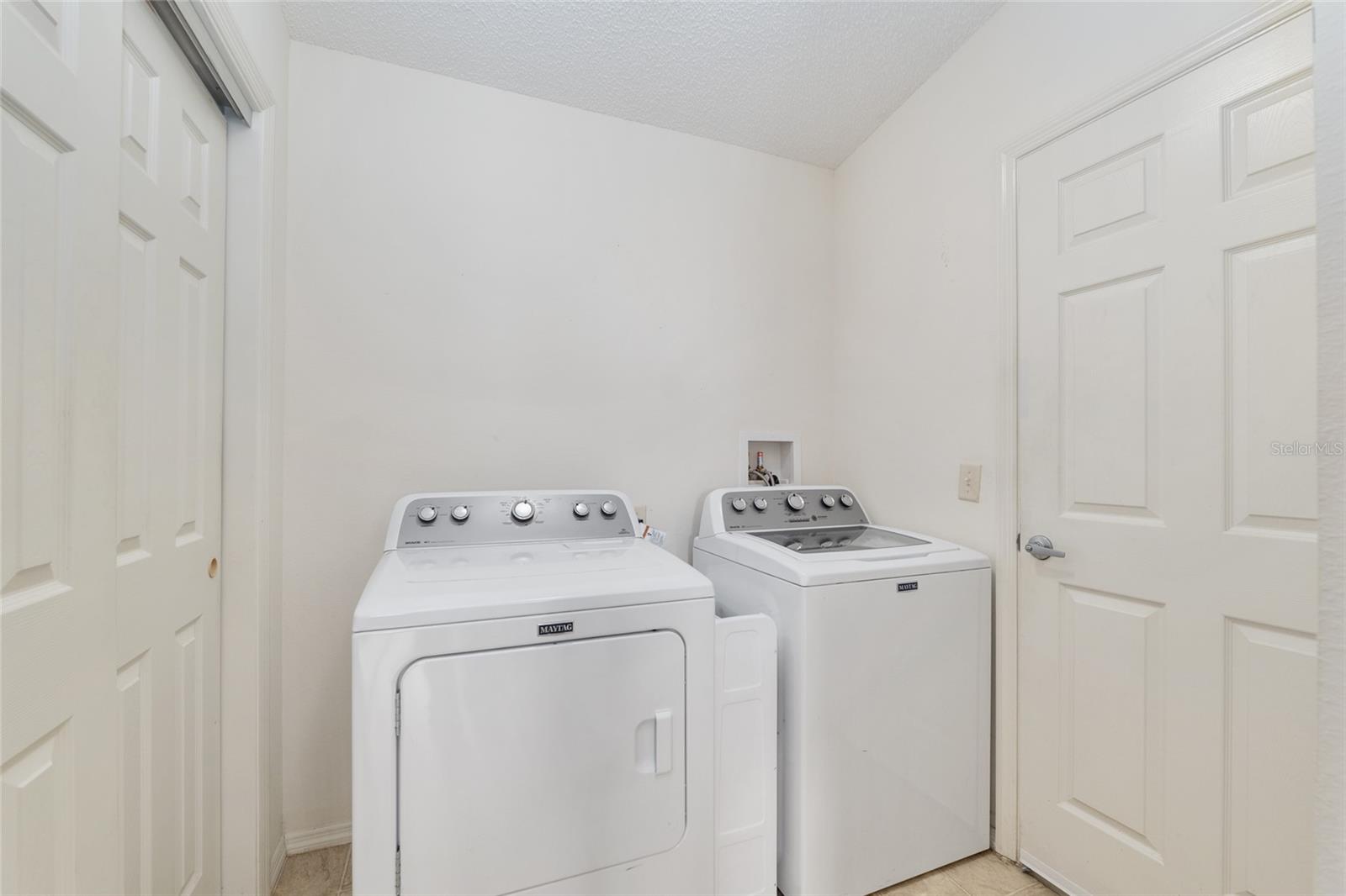 Image 30 of 37 For 992 Pinewood Place