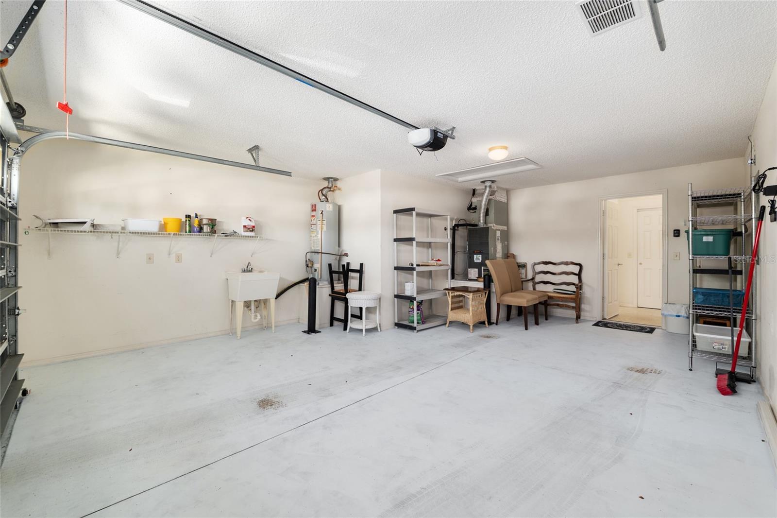 Image 31 of 37 For 992 Pinewood Place