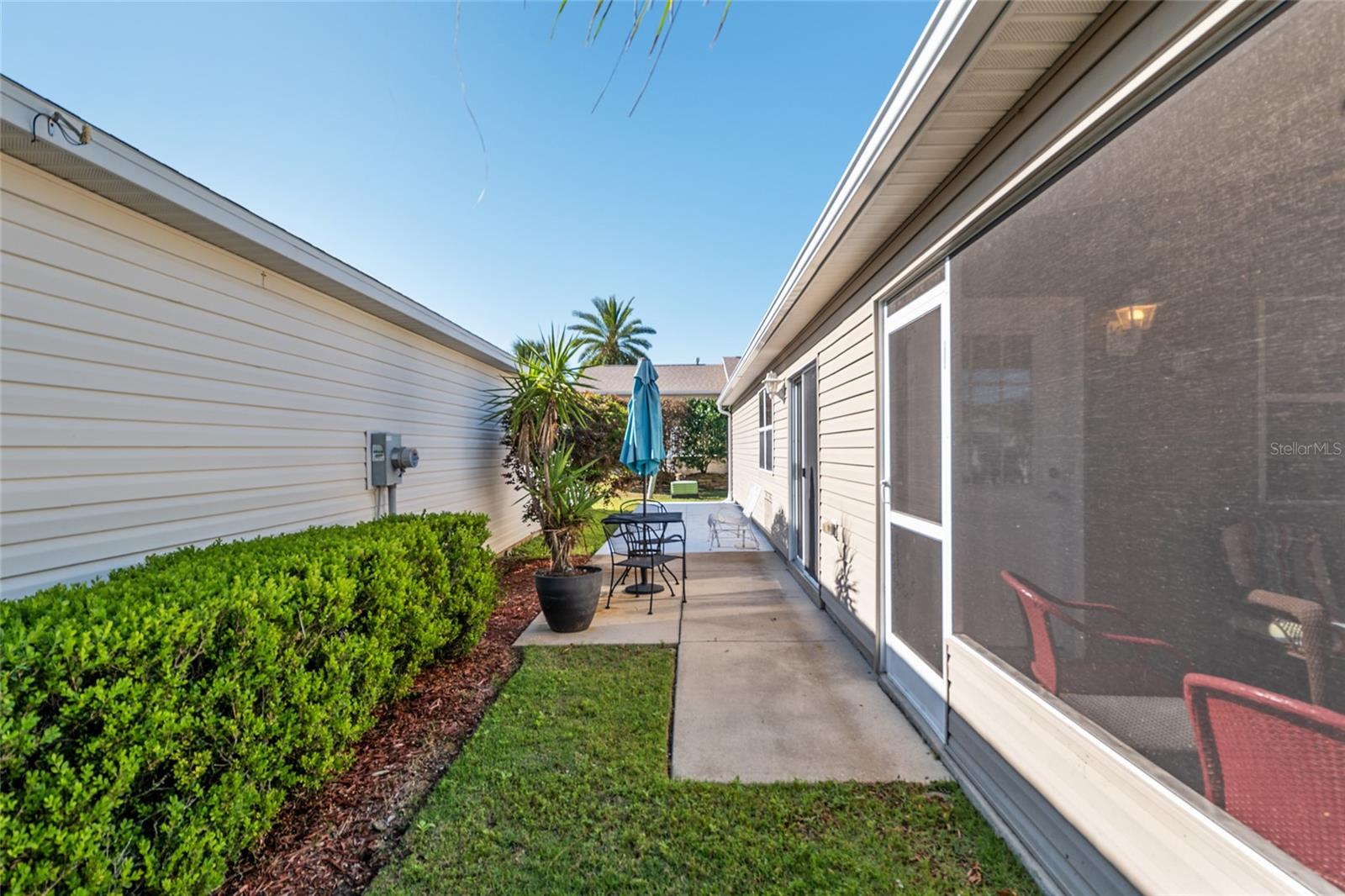 Image 32 of 37 For 992 Pinewood Place