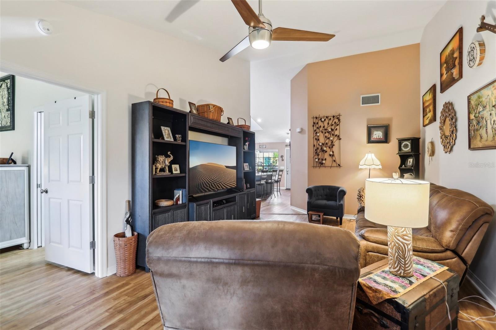 Image 15 of 48 For 106 Baytree Boulevard