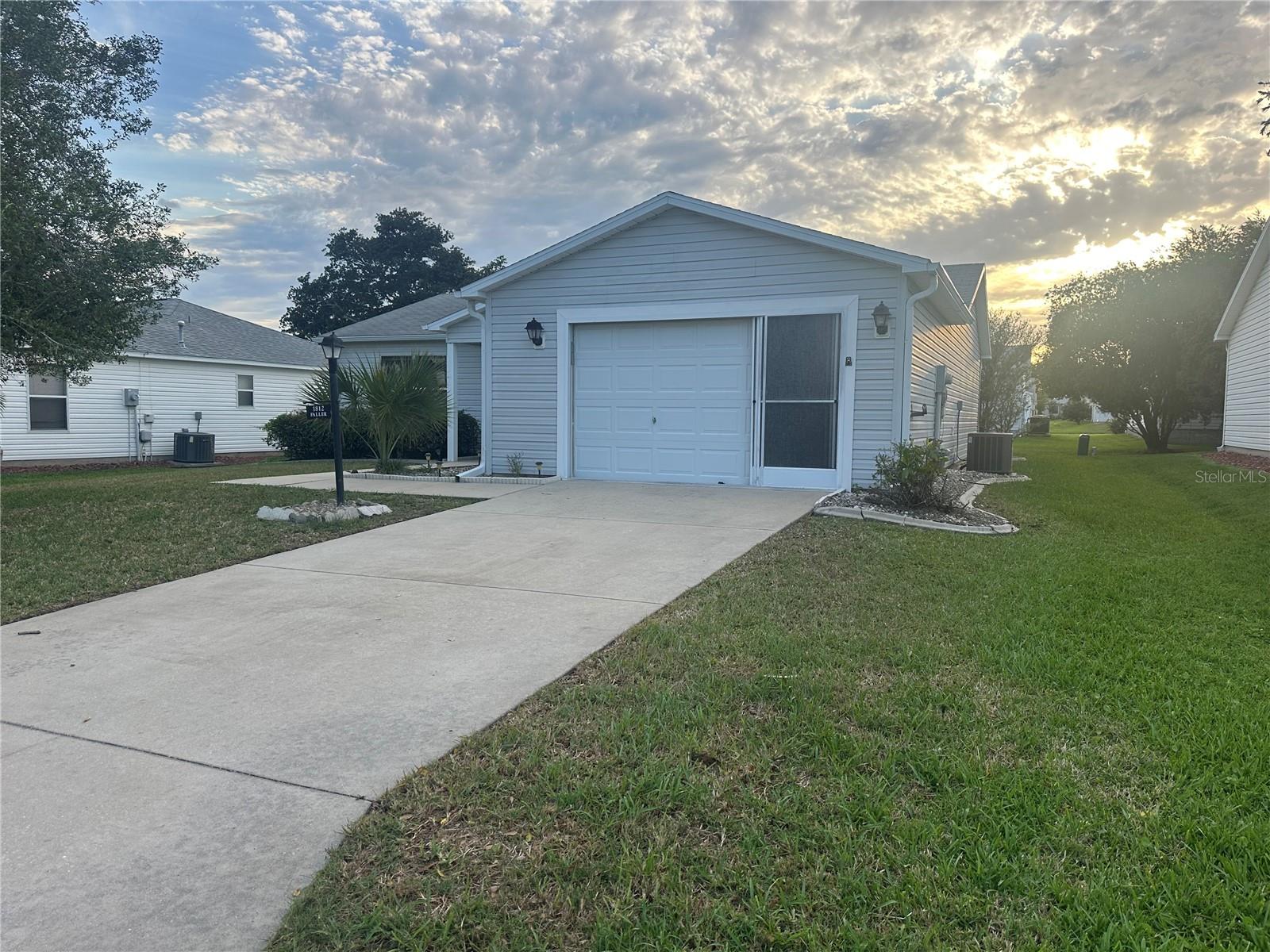 Image 2 of 22 For 1812 Sanibel Court