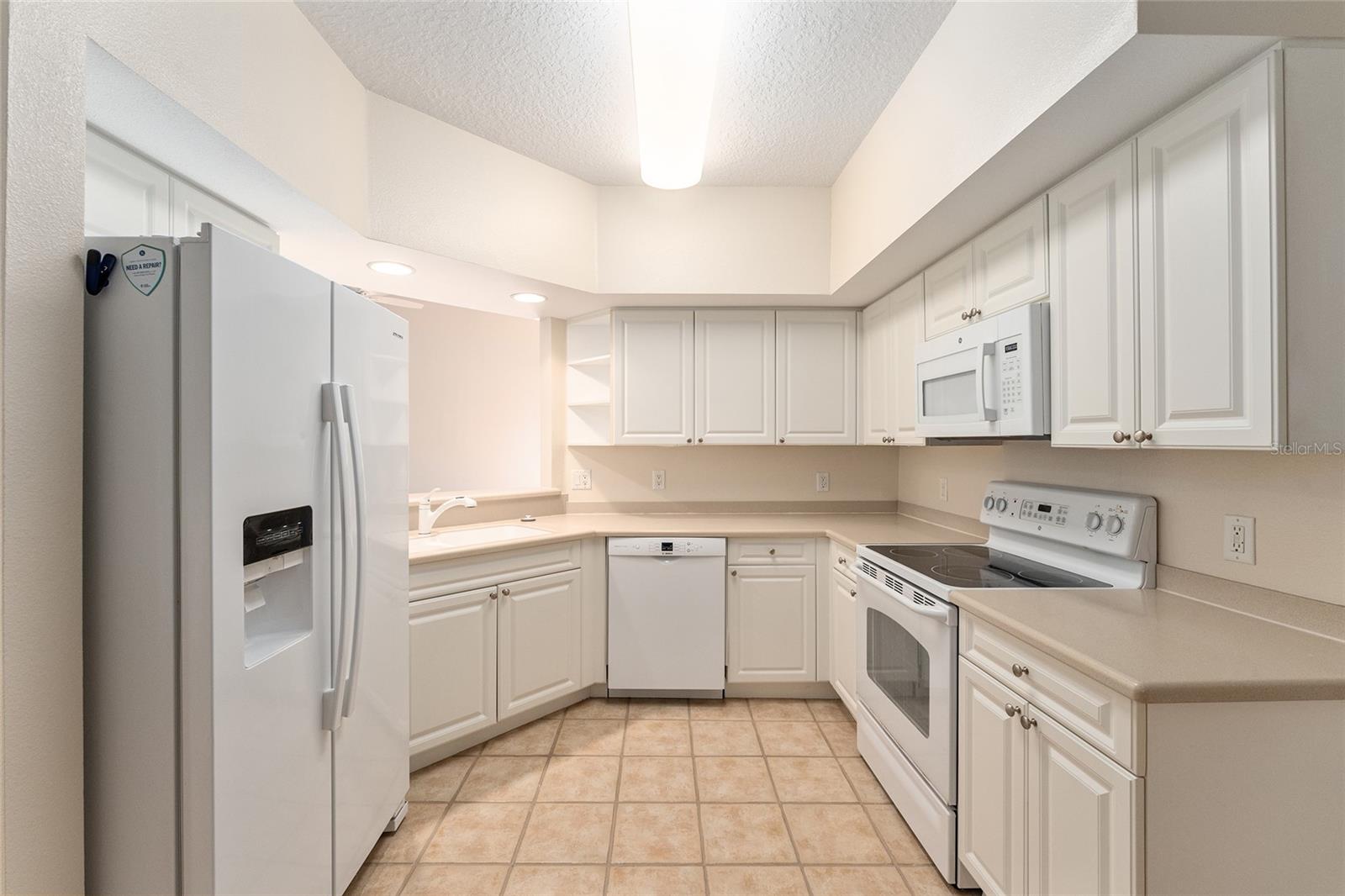 Image 15 of 37 For 5340 Edgewater Way 1