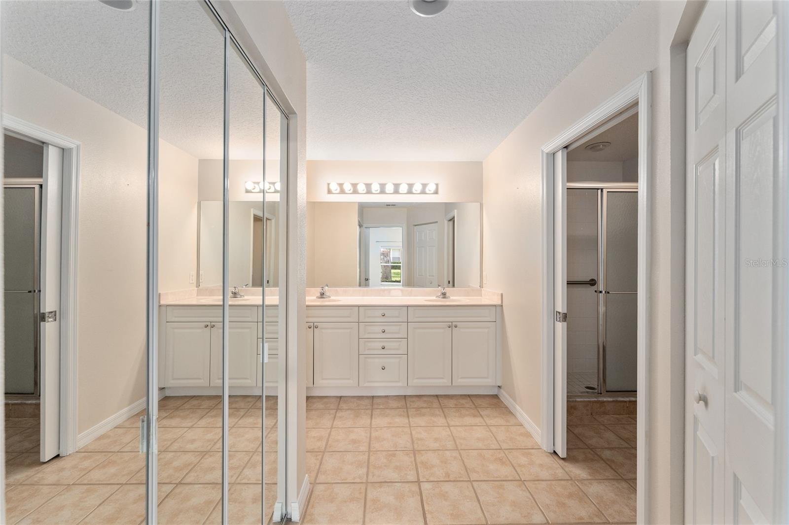 Image 23 of 37 For 5340 Edgewater Way 1