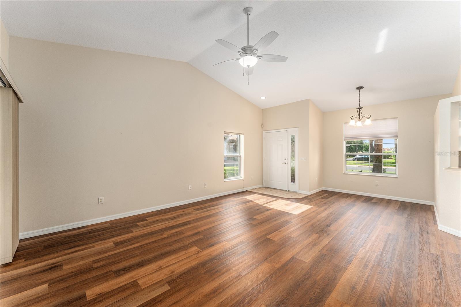 Image 9 of 37 For 5340 Edgewater Way 1