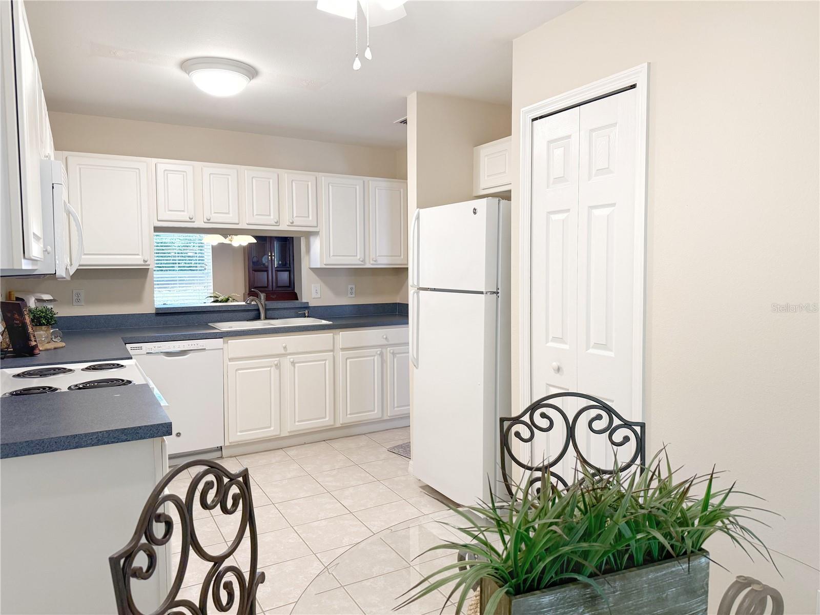 Image 10 of 43 For 4387 Sambourne Street