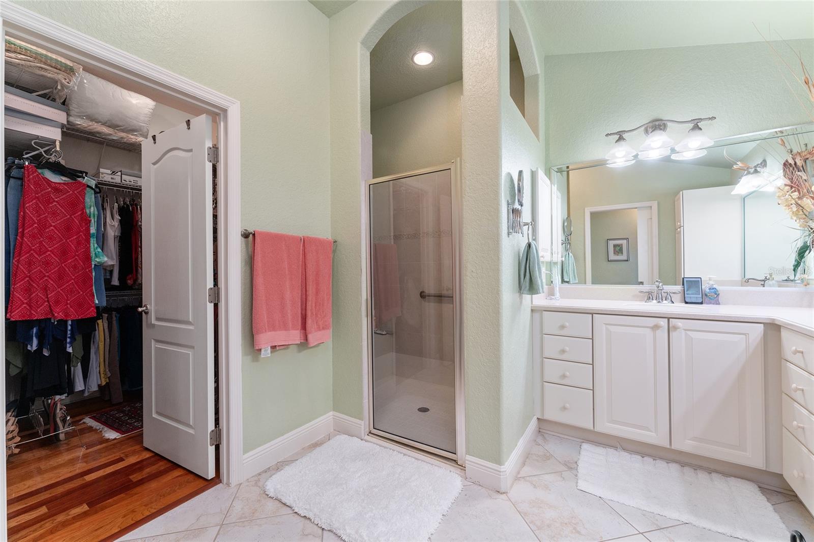 Image 17 of 31 For 760 Hammond Place