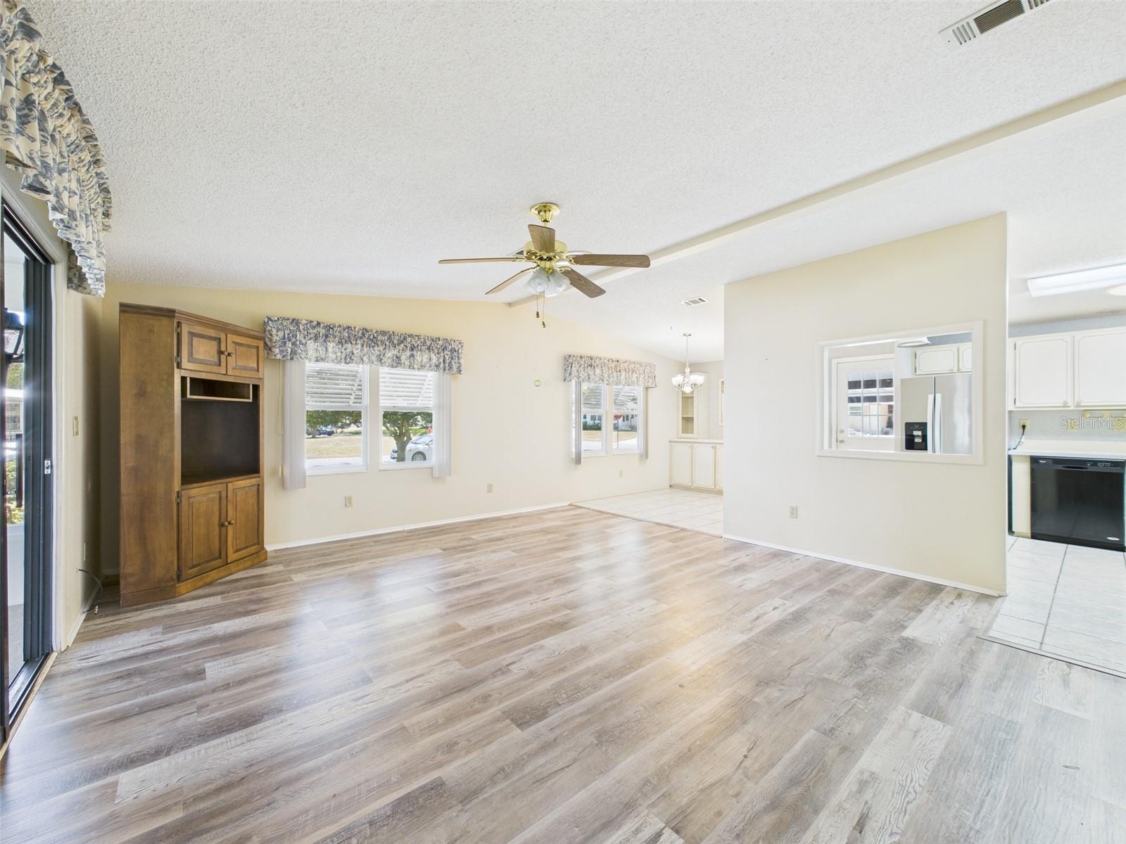 Image 10 of 21 For 715 Megan Circle