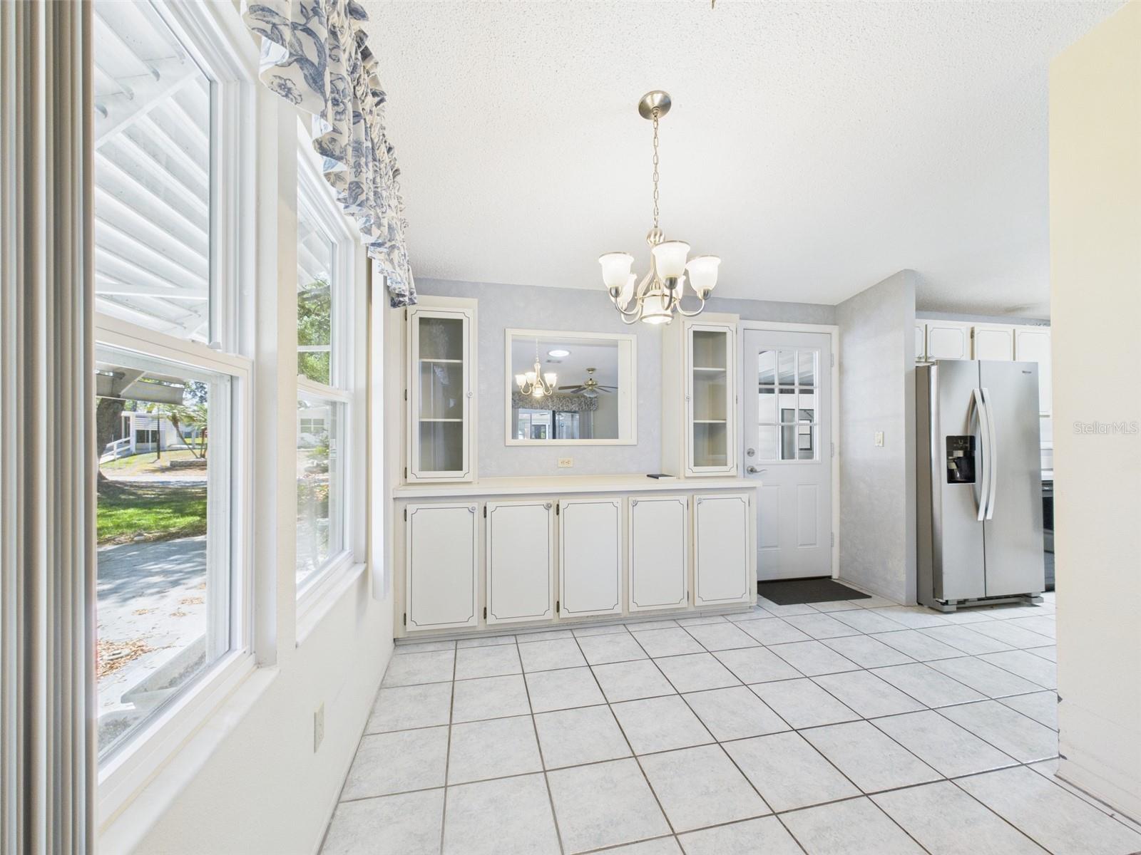 Image 6 of 21 For 715 Megan Circle