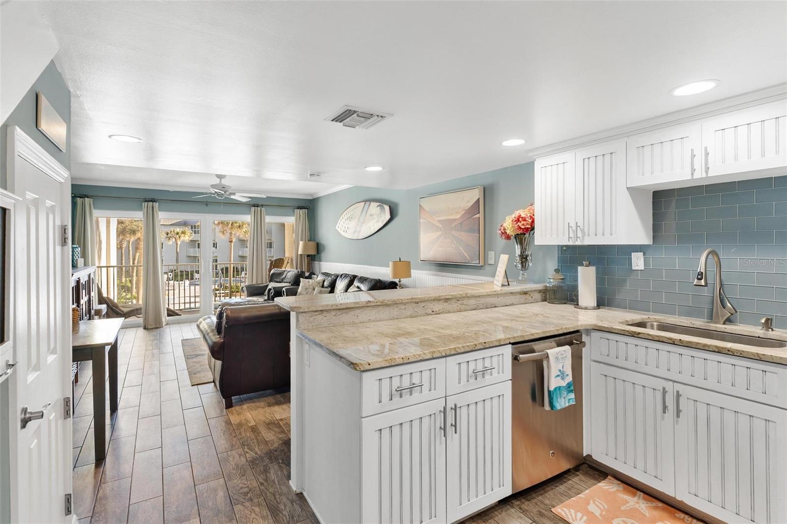 Image 4 of 29 For 4841 Saxon Drive E206