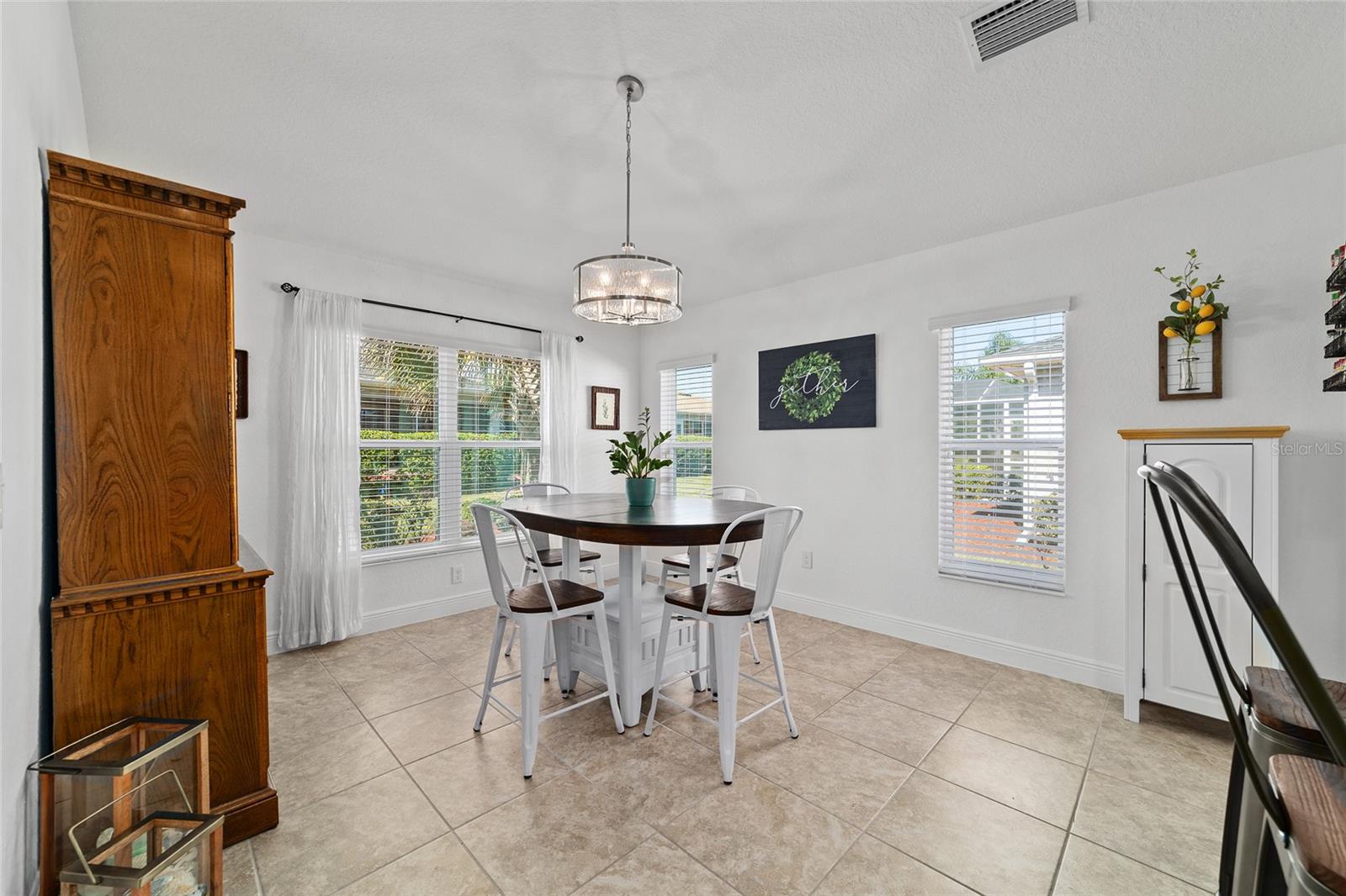 Image 14 of 52 For 4972 Big Cypress Street