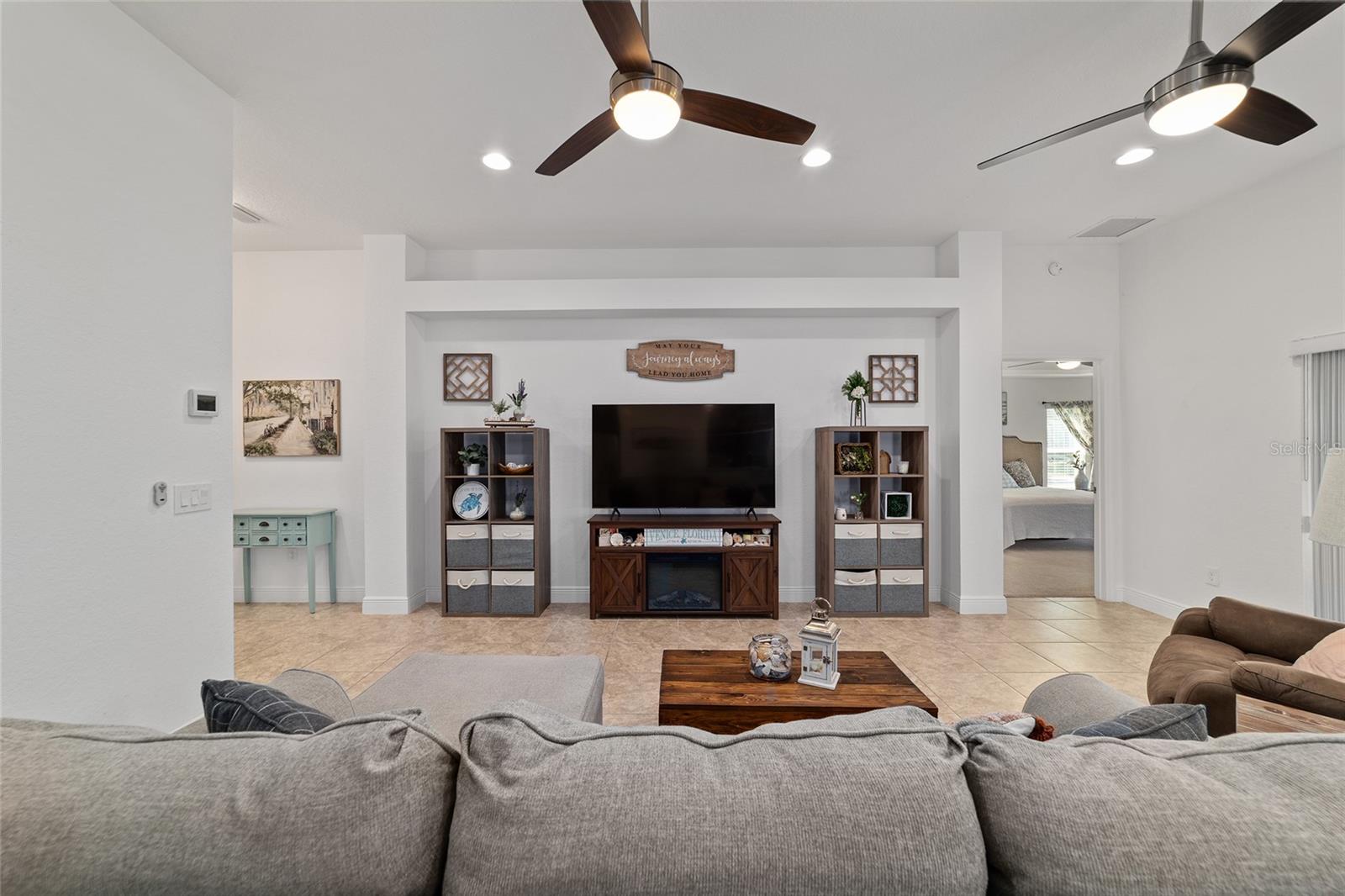 Image 17 of 52 For 4972 Big Cypress Street