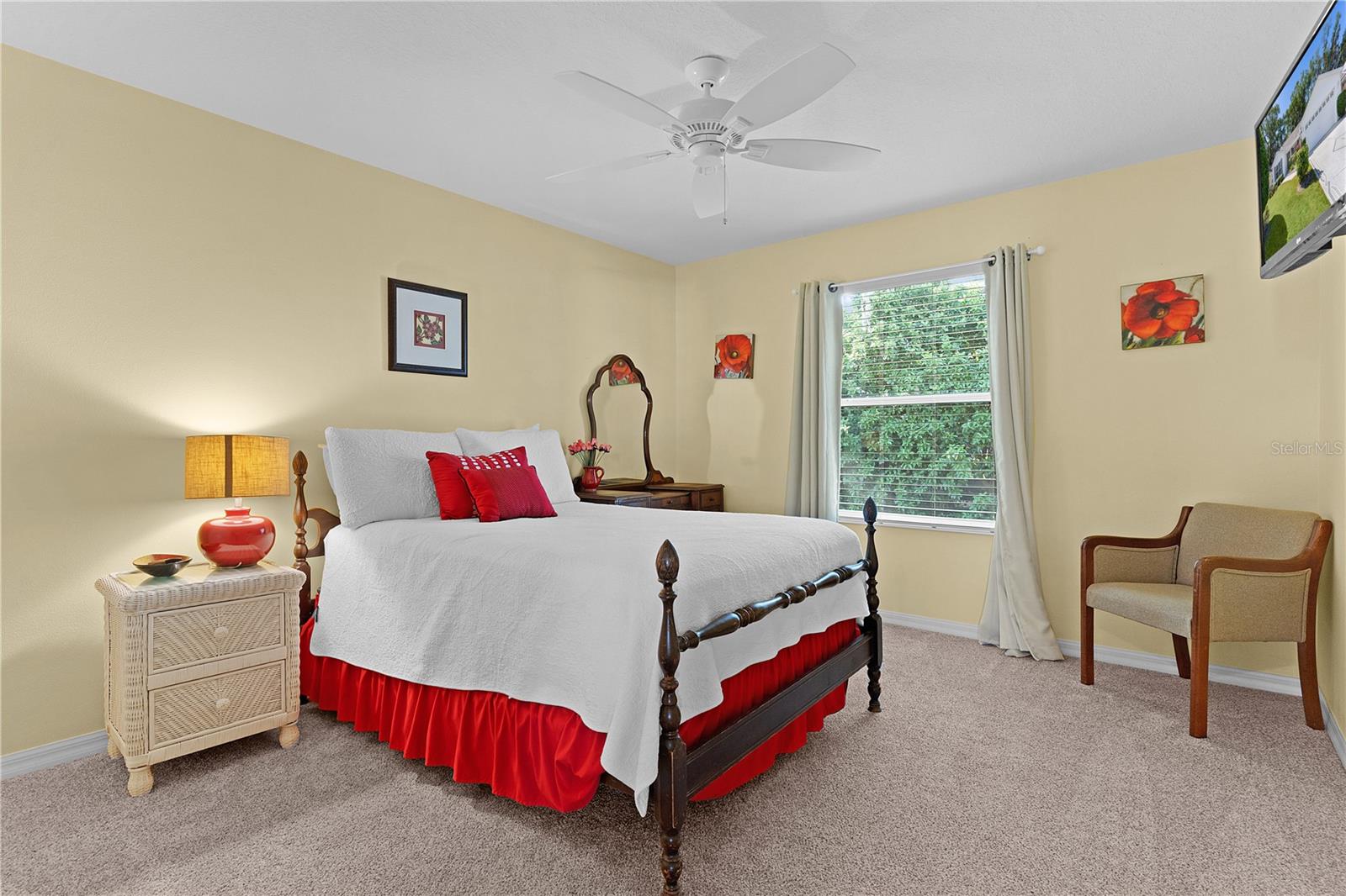Listing photo id 19 for 2482 Ansley Path