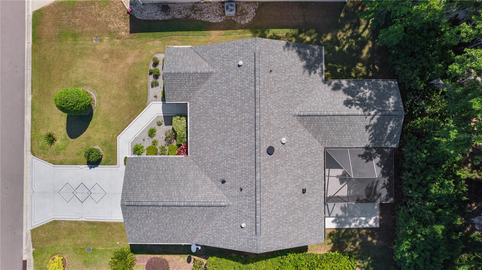 Listing photo id 2 for 2482 Ansley Path