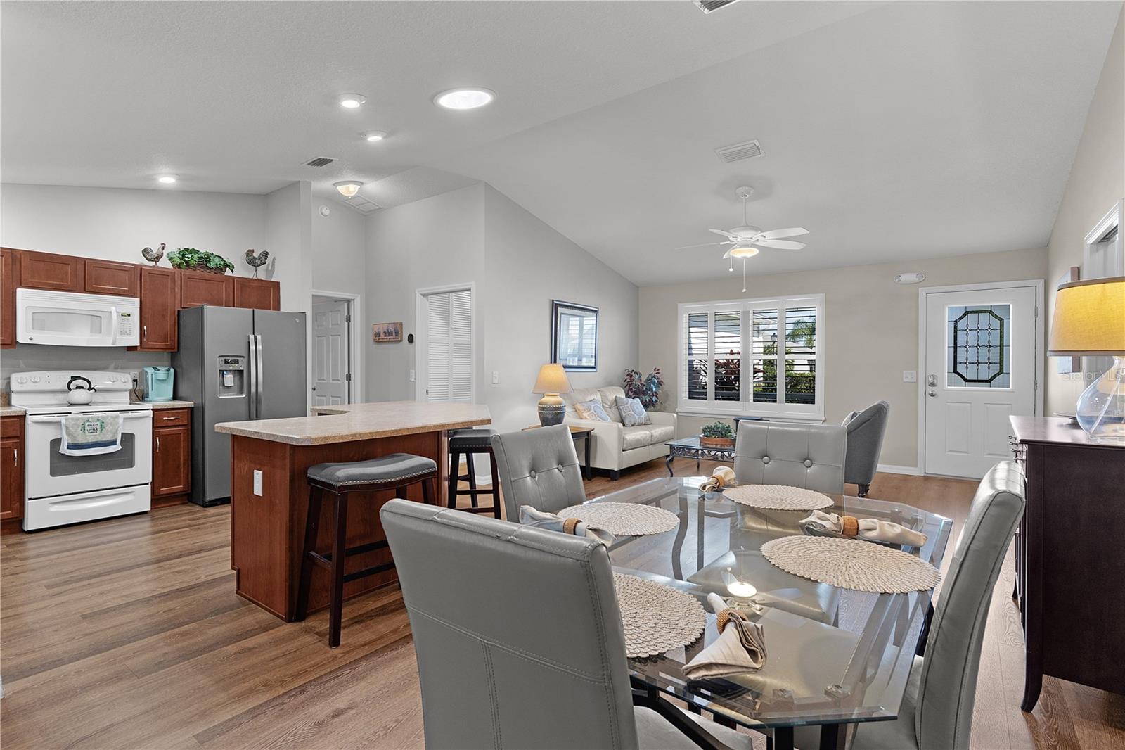 Listing photo id 5 for 2482 Ansley Path