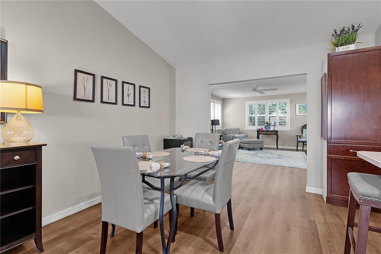 Listing photo id 6 for 2482 Ansley Path