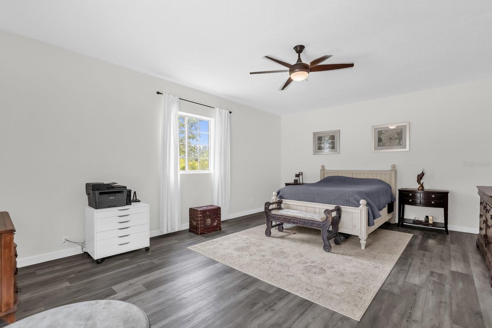 Image 11 of 36 For 10901 Island Grove Road