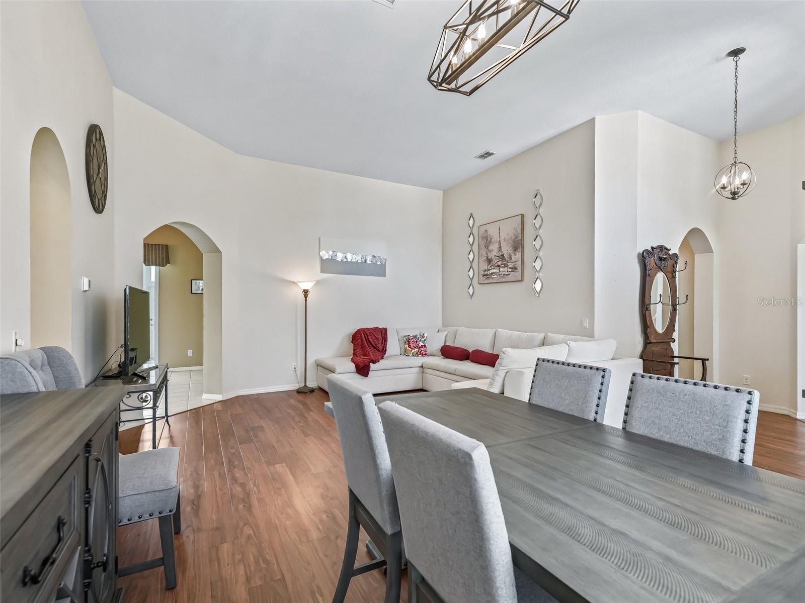 Image 9 of 53 For 17787 114th Avenue