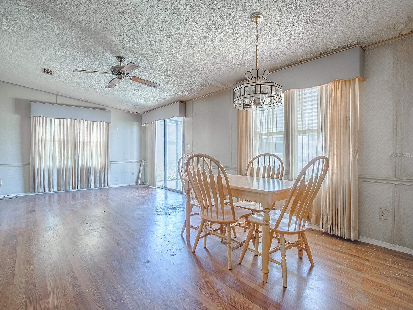 Image 3 of 27 For 819 Hibiscus Drive