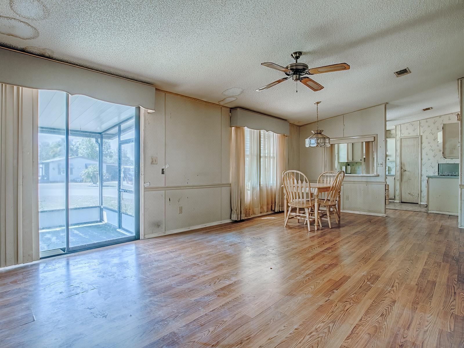 Image 4 of 27 For 819 Hibiscus Drive