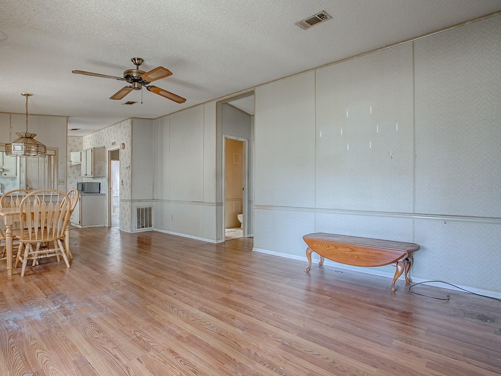 Image 5 of 27 For 819 Hibiscus Drive