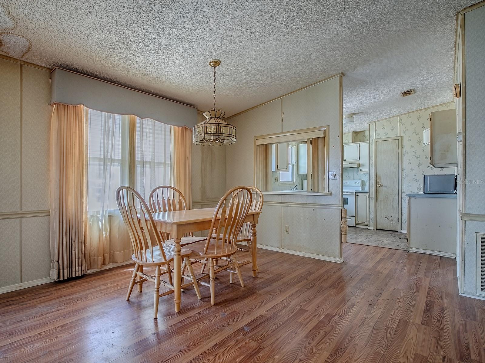 Image 6 of 27 For 819 Hibiscus Drive
