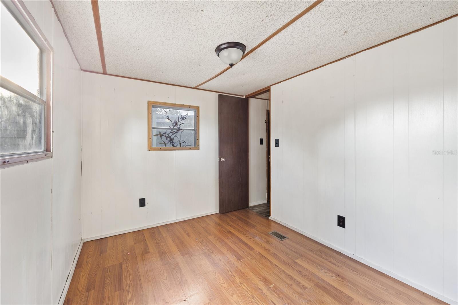 Image 10 of 23 For 1098 7th Boulevard