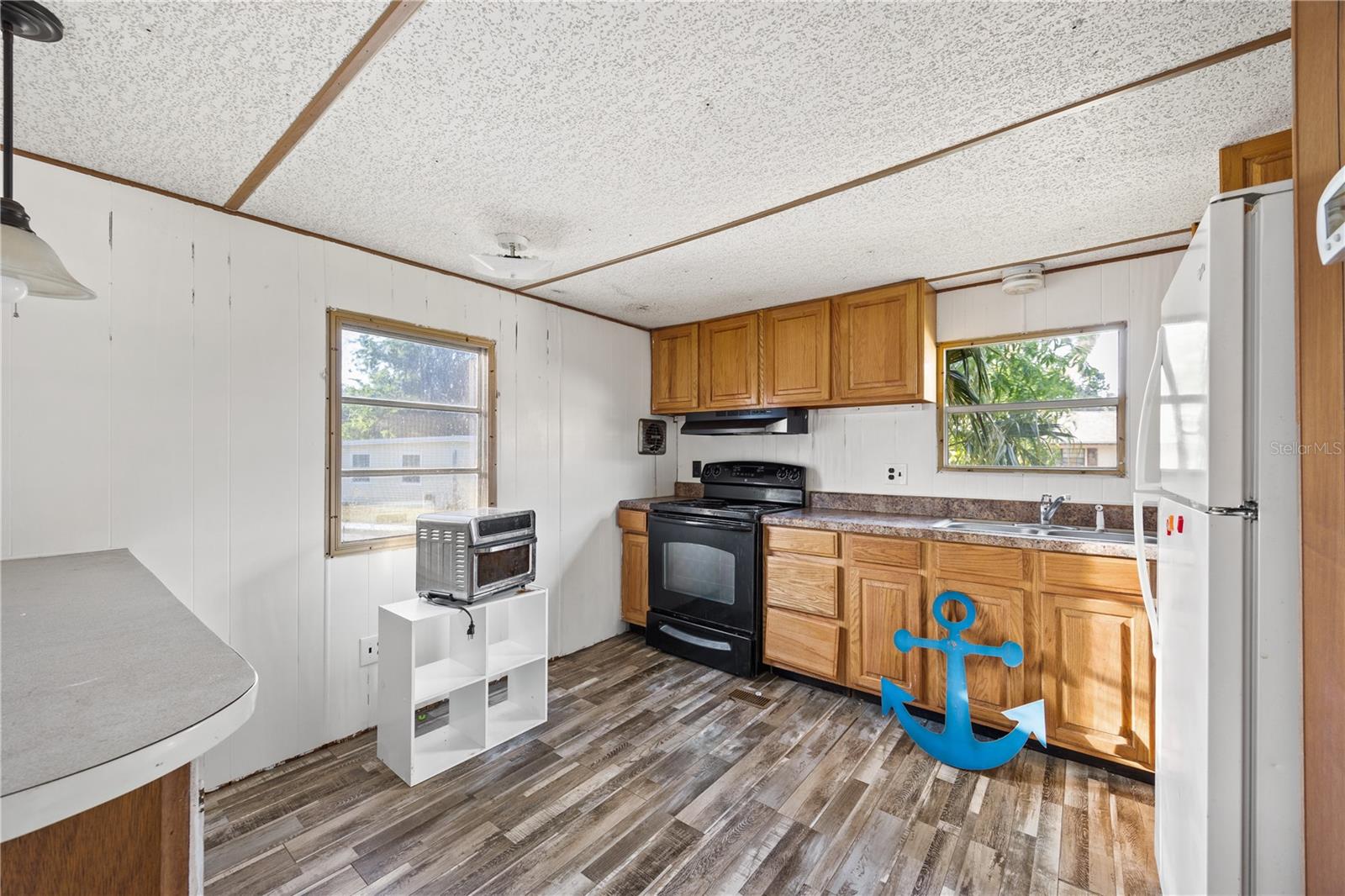 Image 19 of 23 For 1098 7th Boulevard