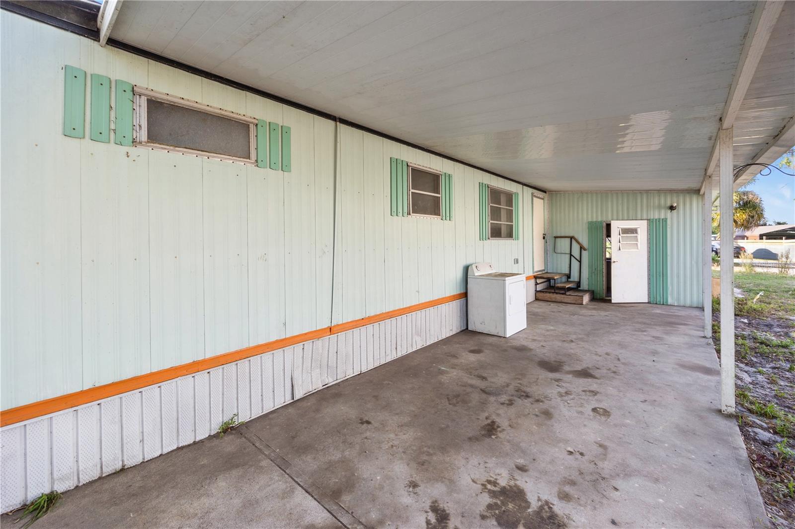Image 5 of 23 For 1098 7th Boulevard
