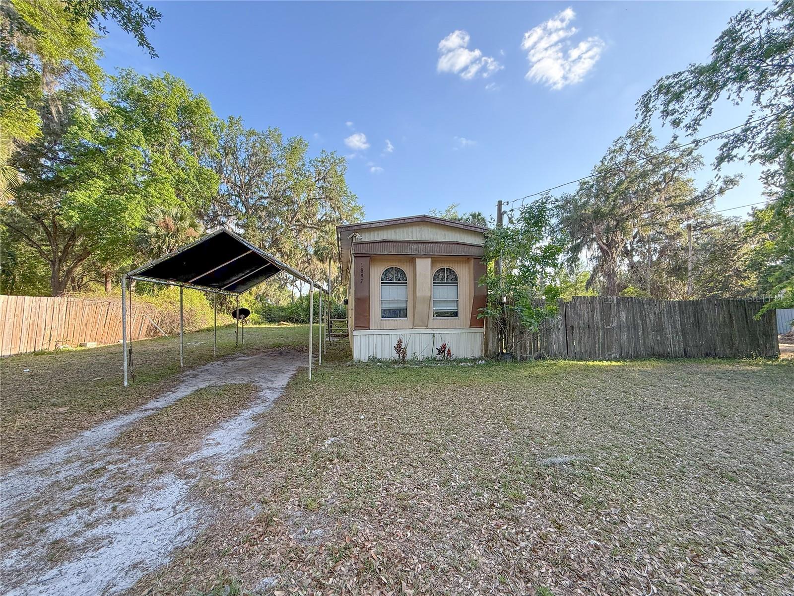 Details for 1897 Cr 428  , LAKE PANASOFFKEE, FL 33538
