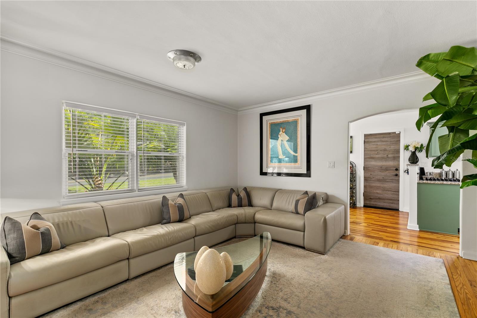 Image 10 of 75 For 306 Clayton Street