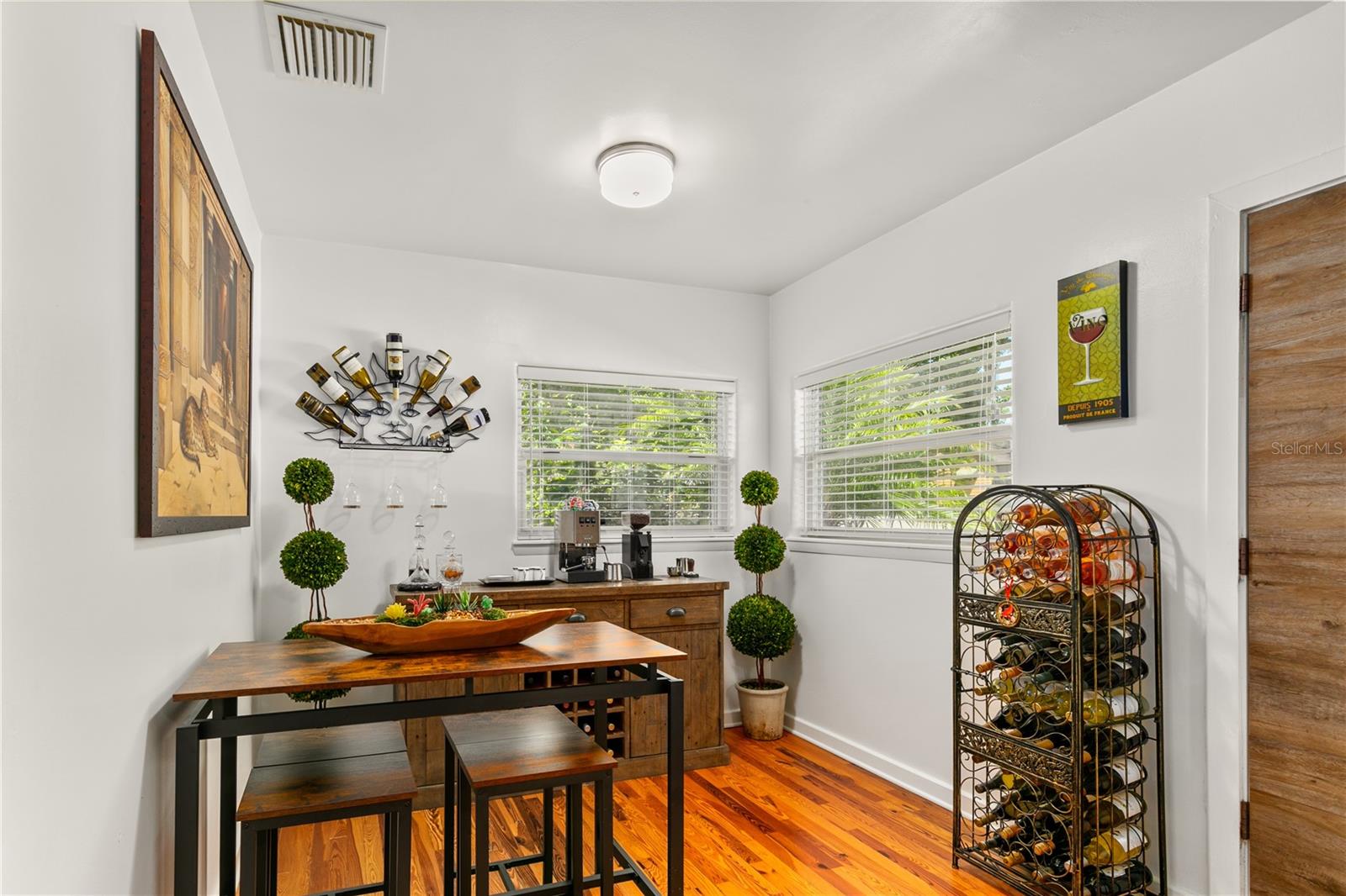 Image 19 of 75 For 306 Clayton Street