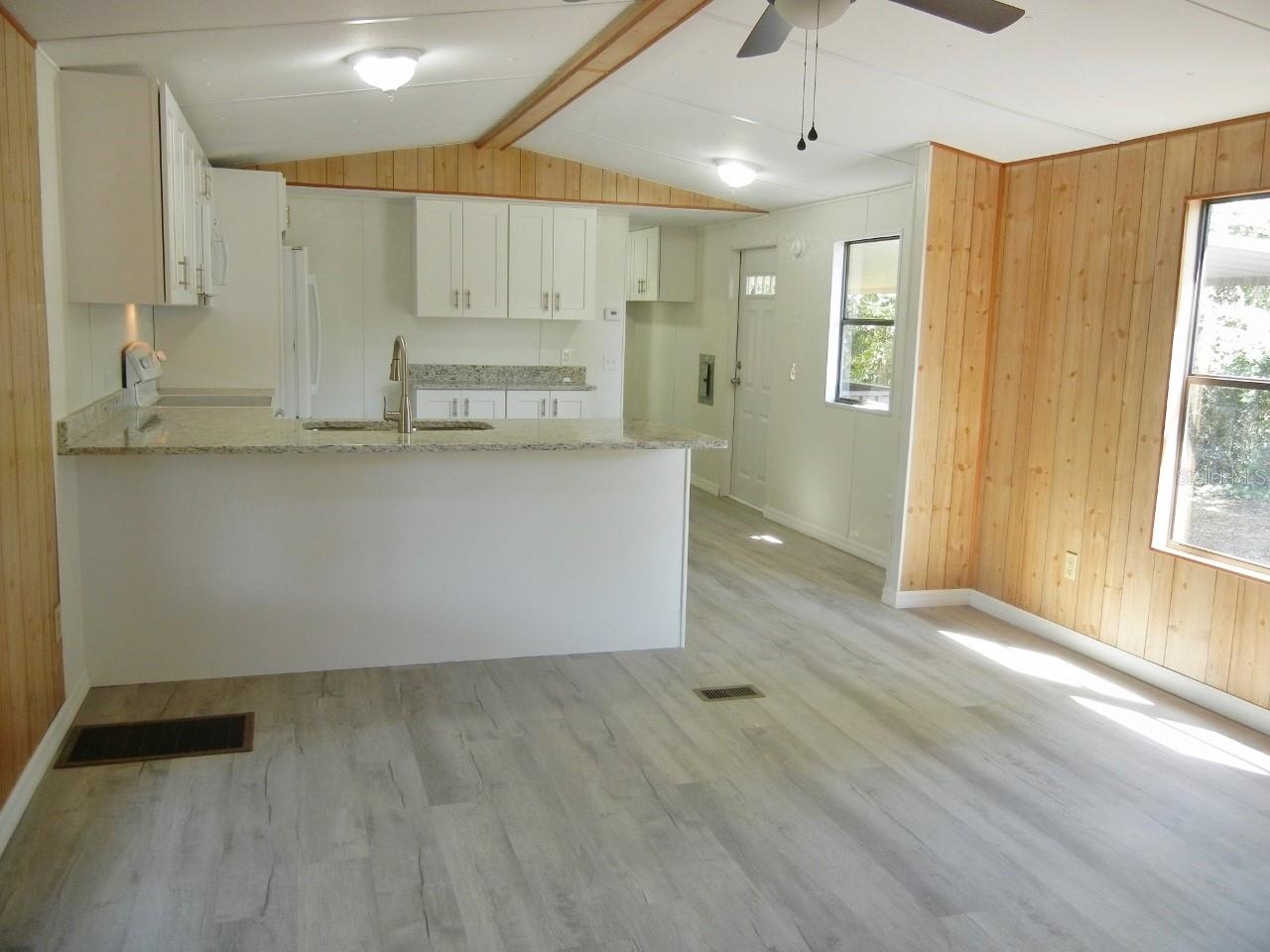 Image 11 of 31 For 34206 Lee Avenue