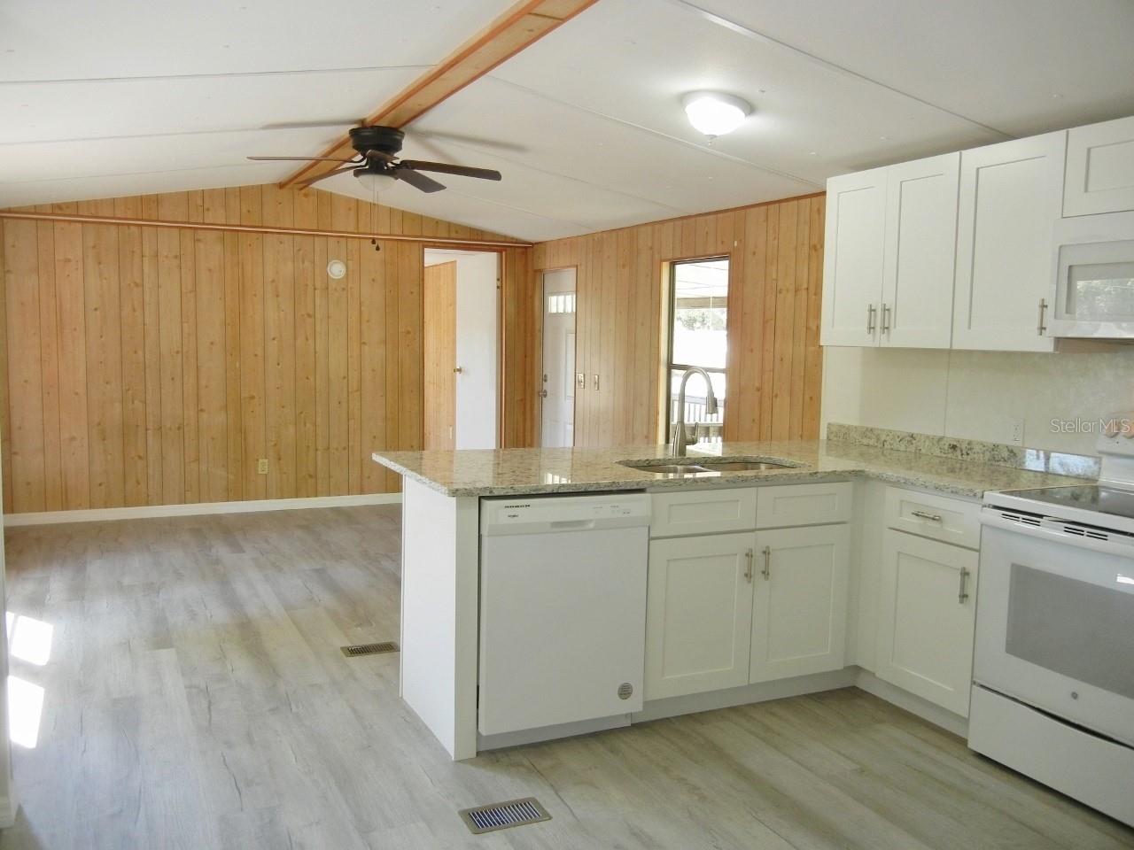 Image 12 of 31 For 34206 Lee Avenue