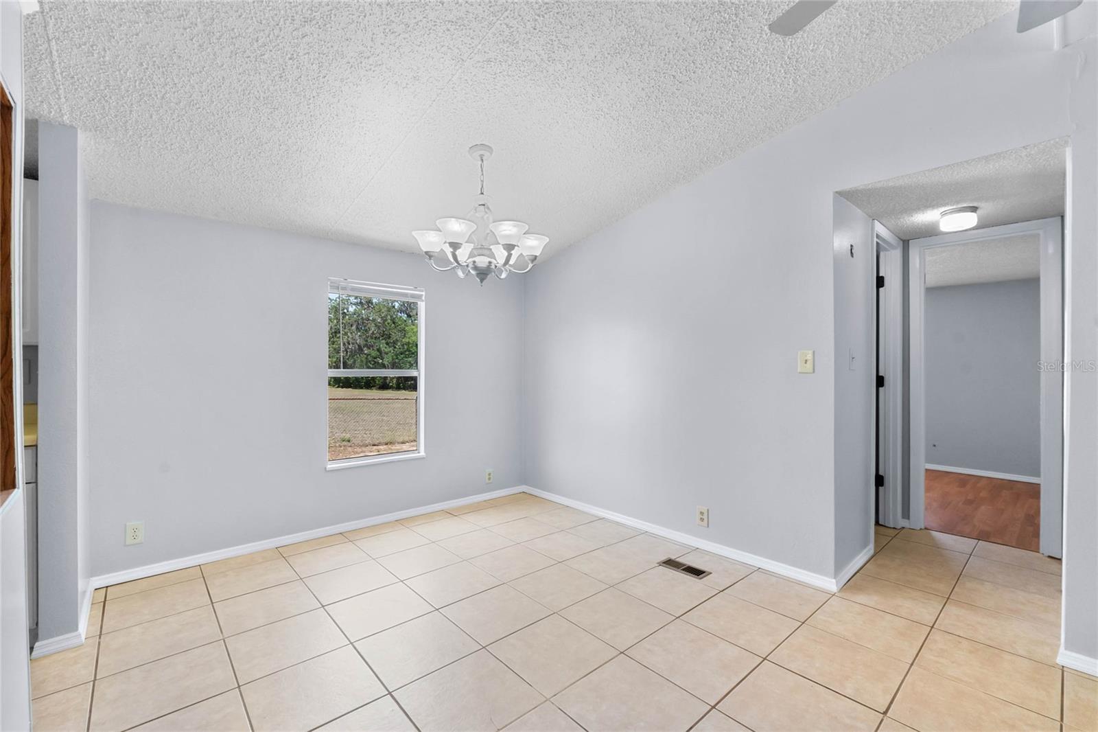 Image 11 of 37 For 16941 Bay Avenue