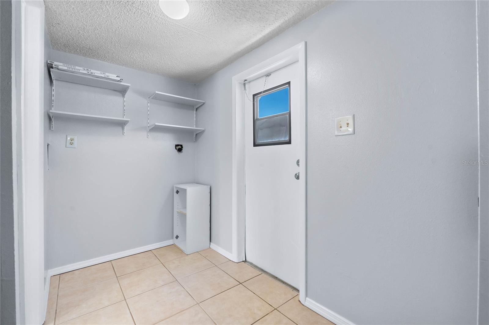 Image 18 of 37 For 16941 Bay Avenue