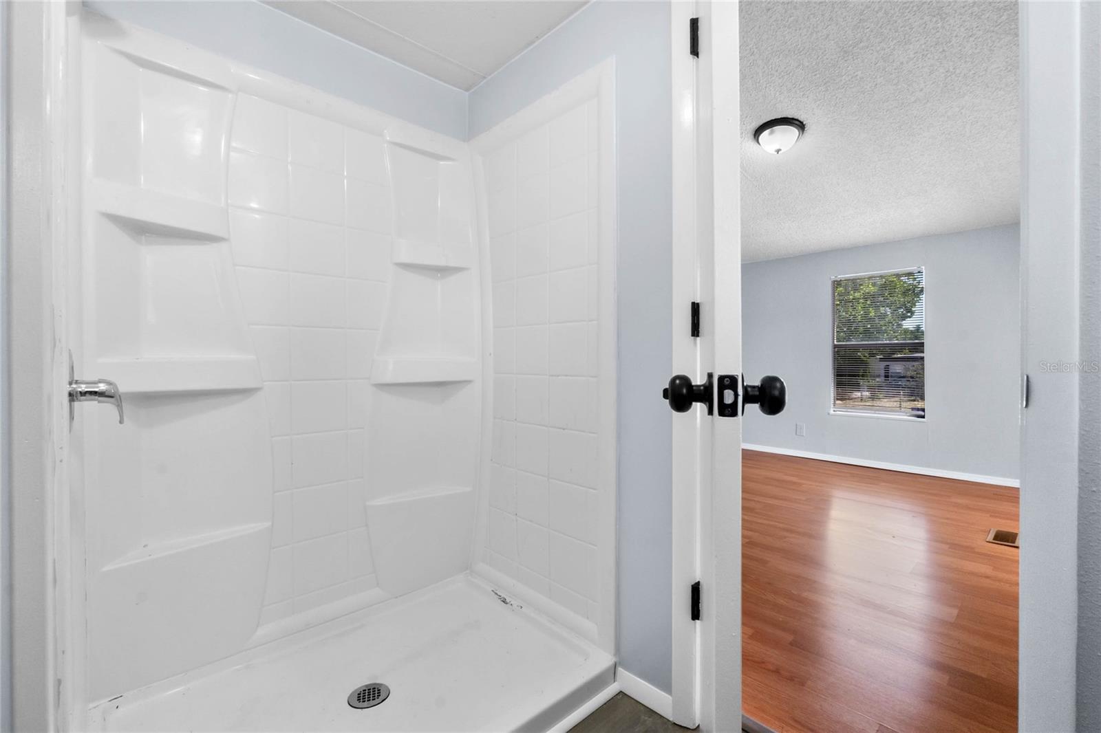Image 19 of 37 For 16941 Bay Avenue