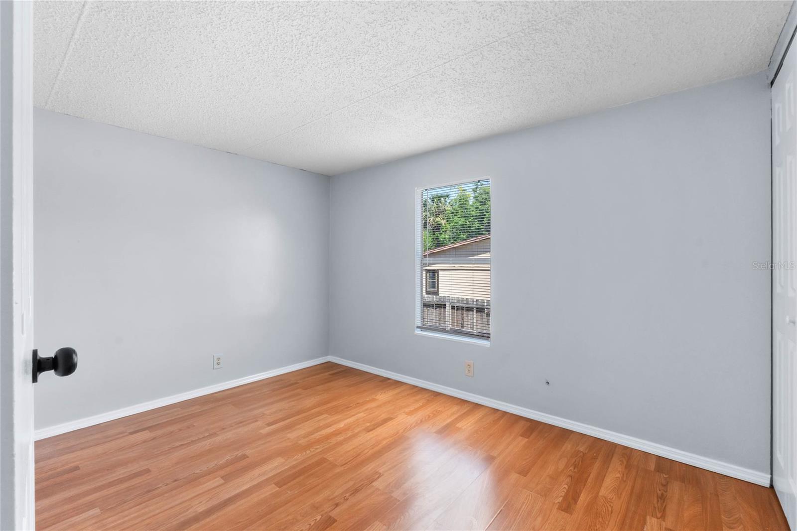 Image 22 of 37 For 16941 Bay Avenue