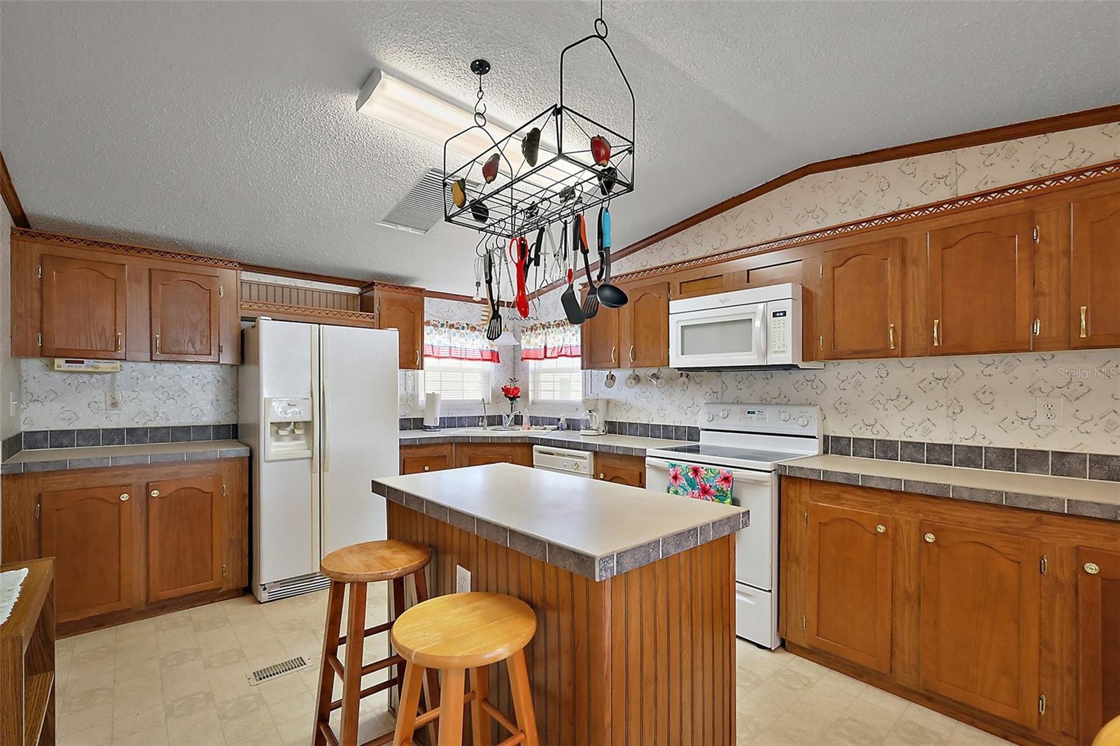 Image 10 of 42 For 37945 Monticello Street