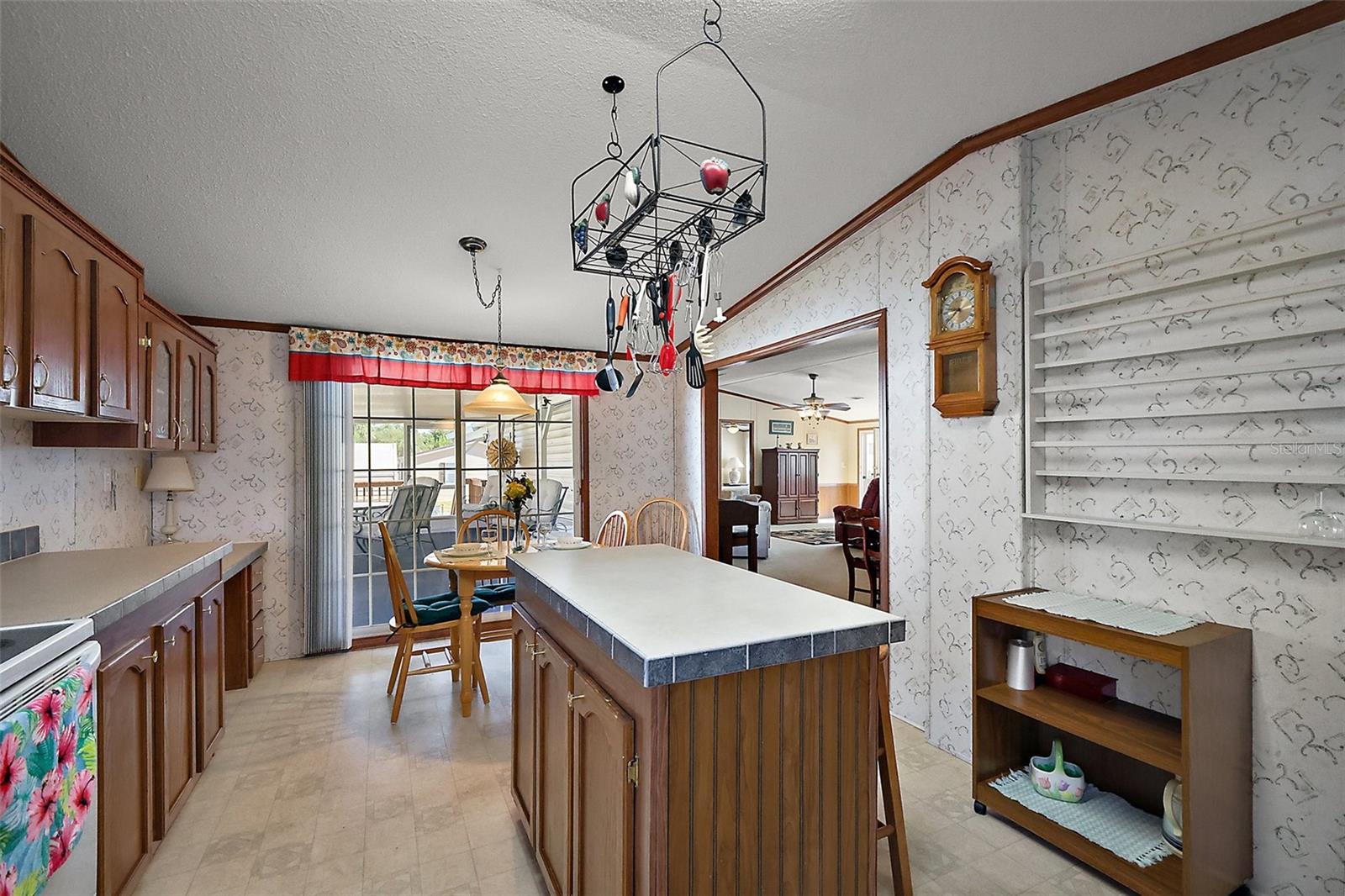 Image 12 of 42 For 37945 Monticello Street