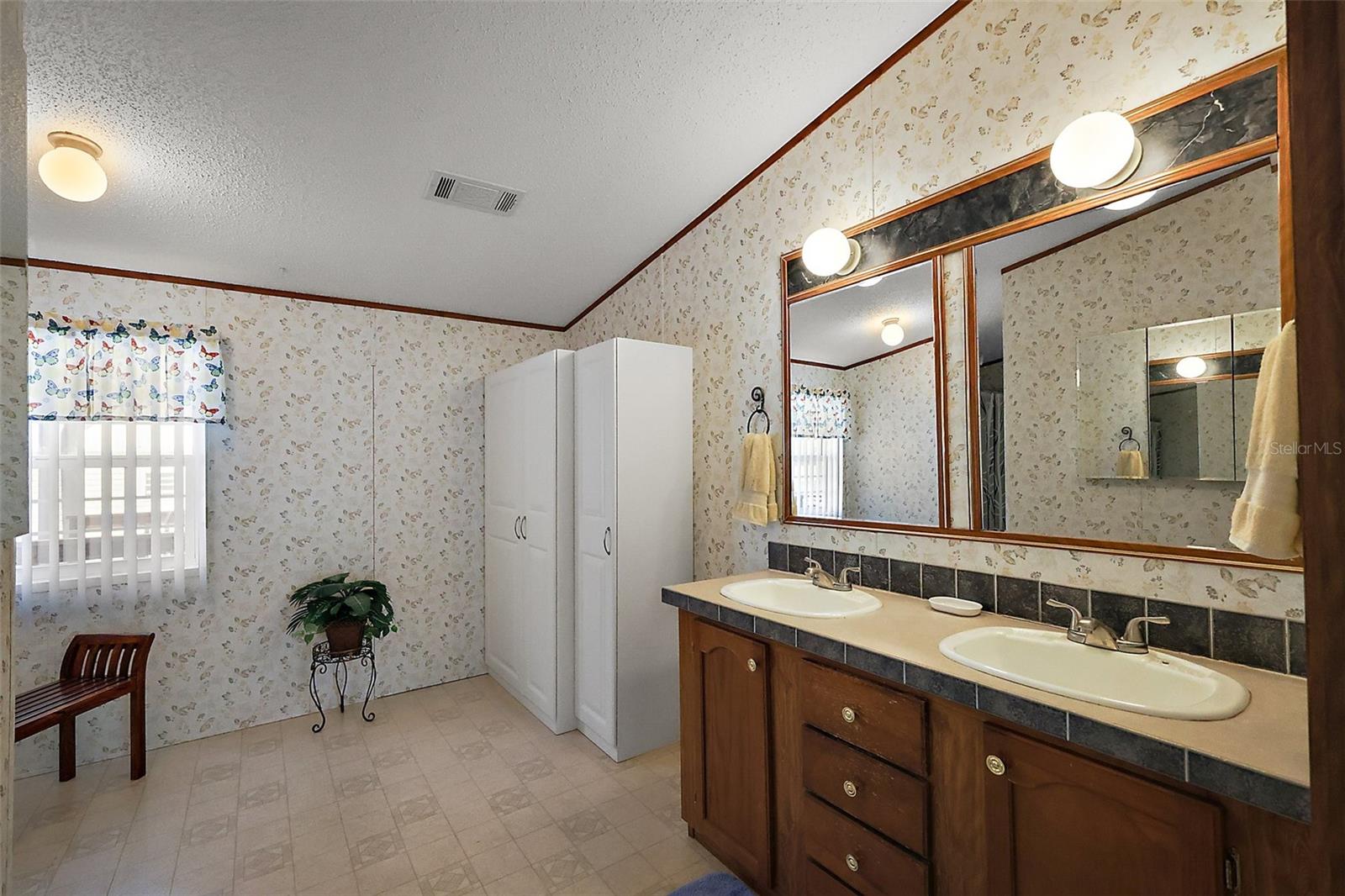 Image 16 of 42 For 37945 Monticello Street