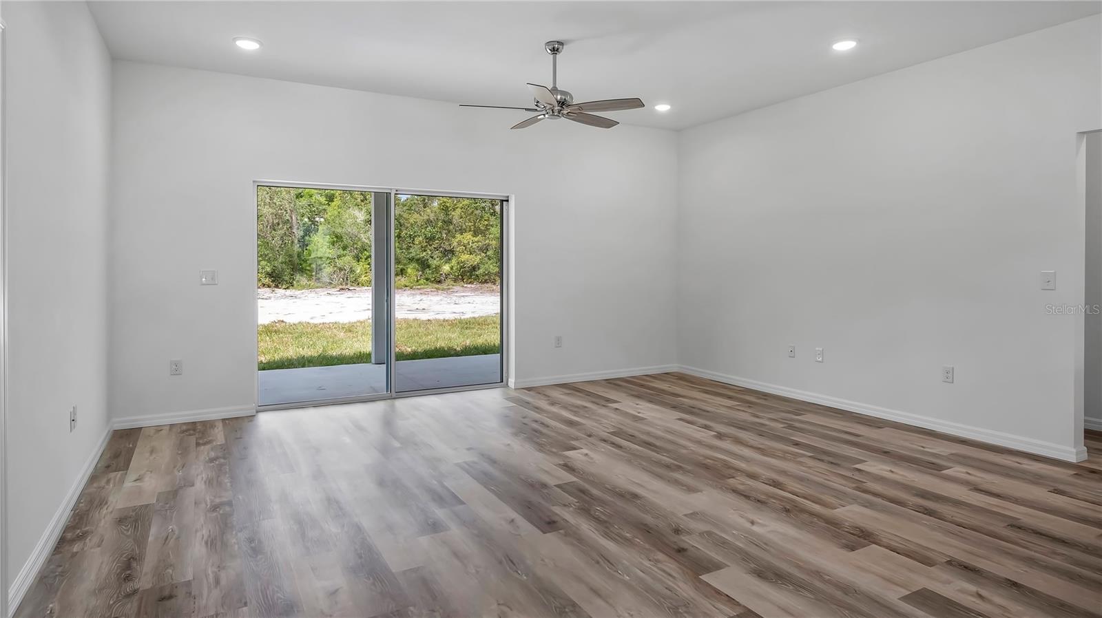 Image 4 of 28 For 8726 158th Place