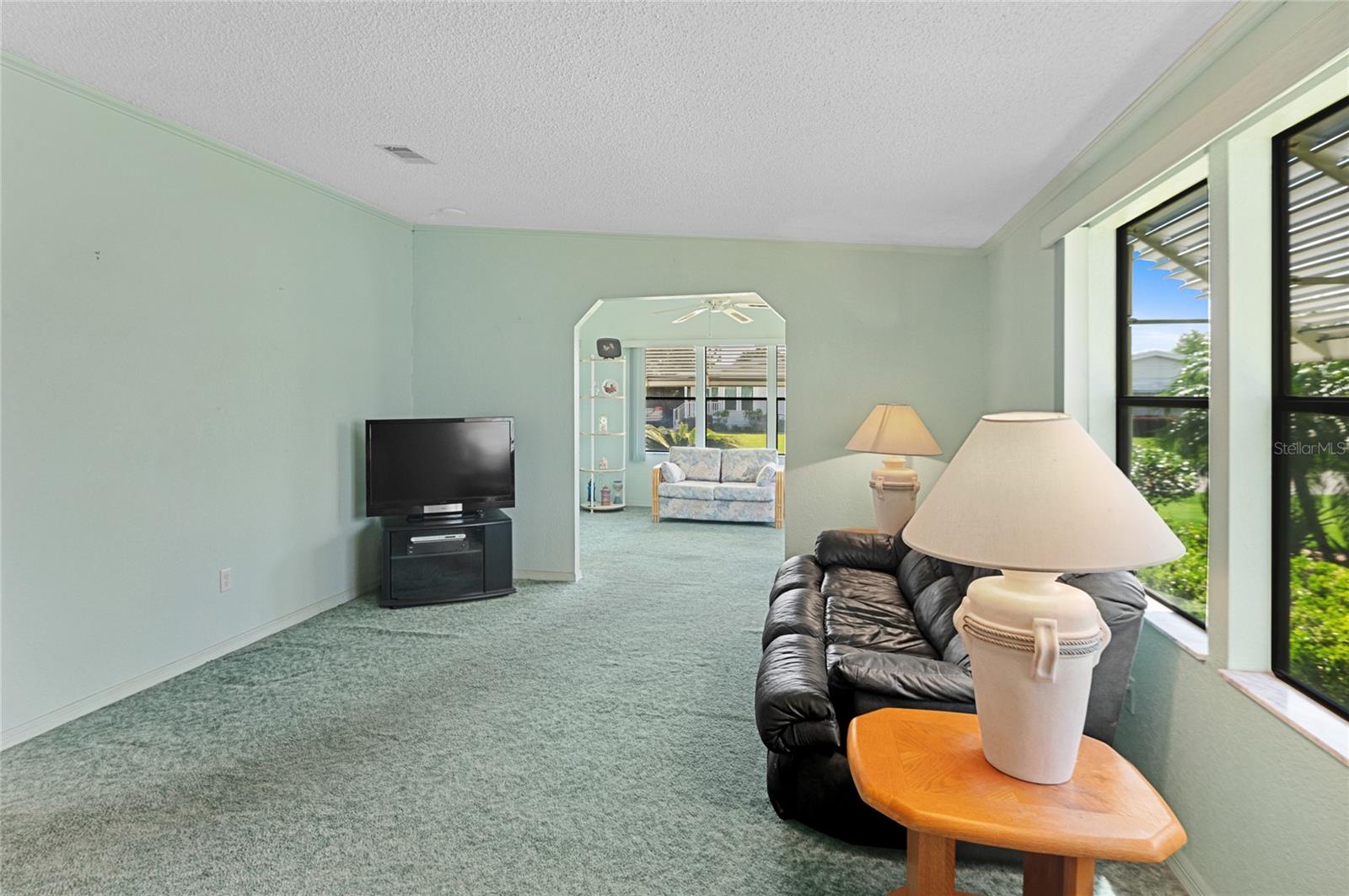 Image 11 of 37 For 432 King Way