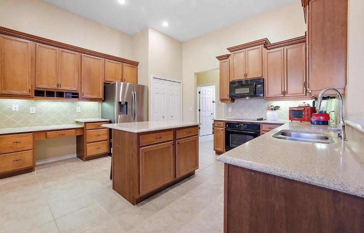 Image 4 of 14 For 105 Blue Water Edge Drive