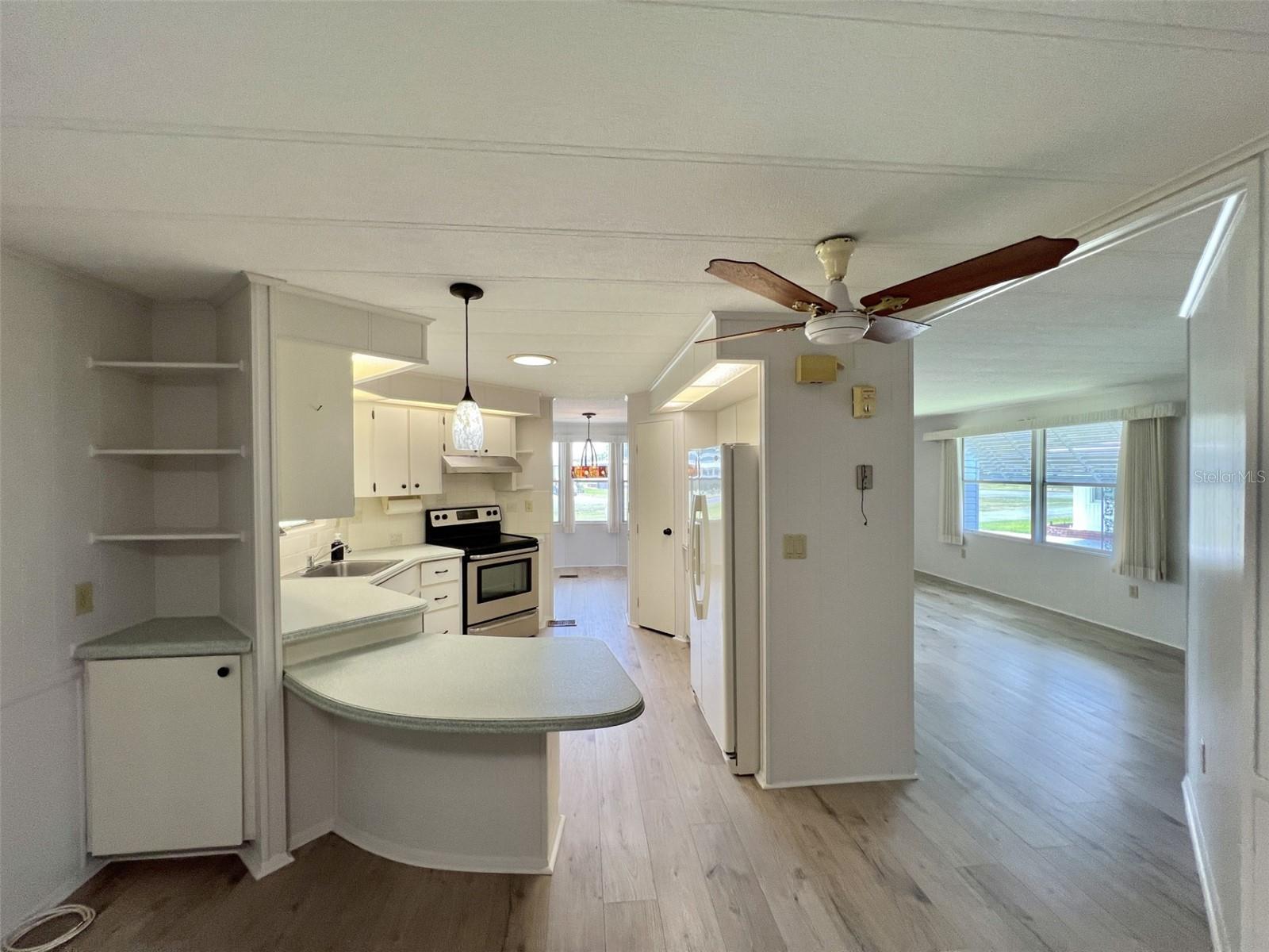 Image 20 of 83 For 504 Hawthorne Boulevard