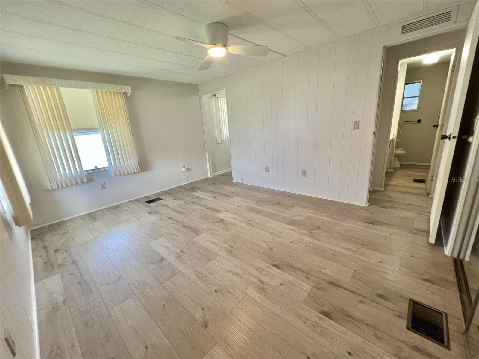 Image 36 of 83 For 504 Hawthorne Boulevard