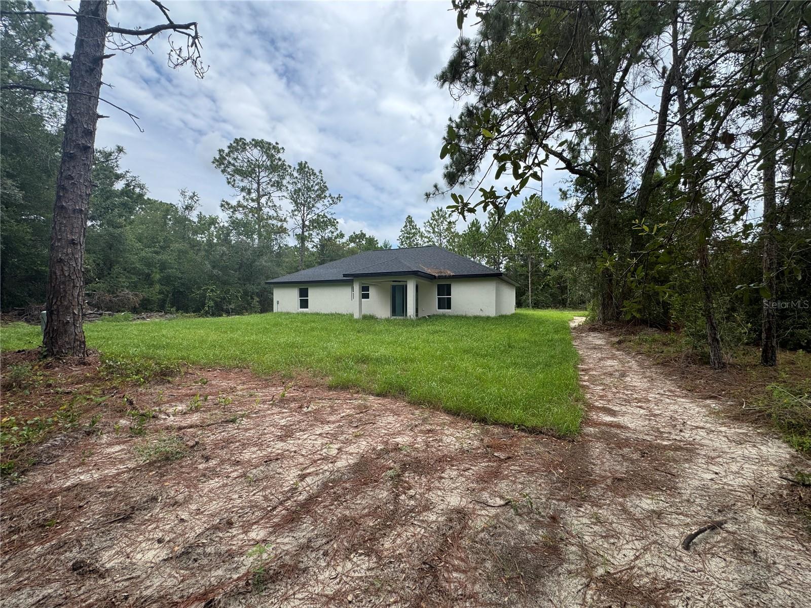 Image 19 of 22 For 12 Guava Terrace Radial