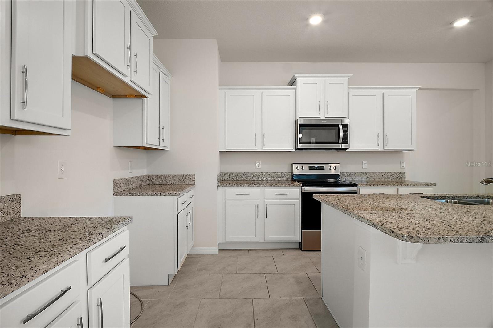 Image 16 of 38 For 17386 Blazing Star Circle